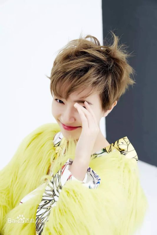 焦俊艳杂志拍摄