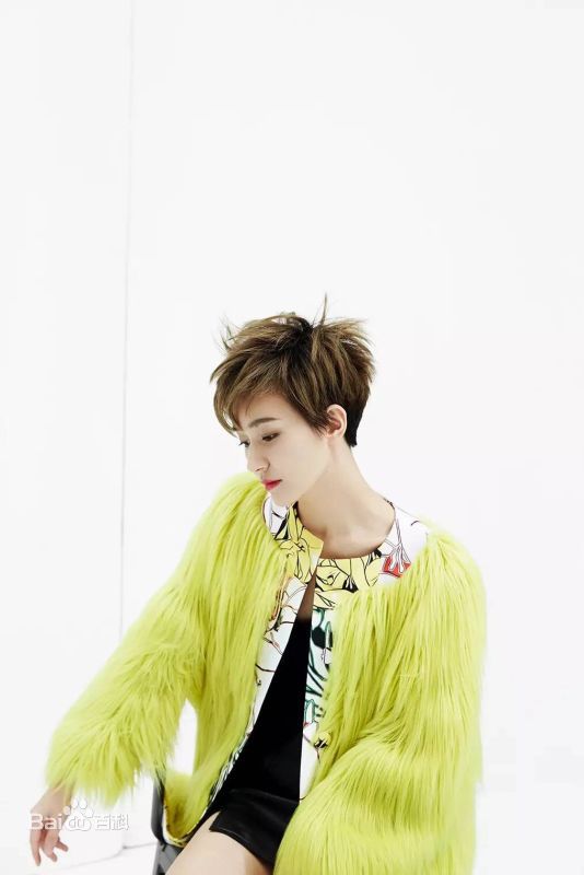 焦俊艳杂志拍摄