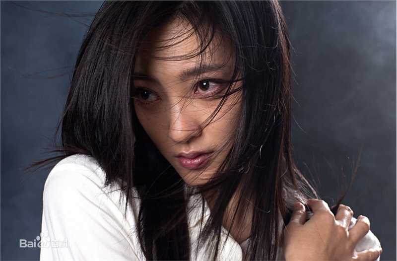 精选王丽坤(Claudia)在2012年《北京青年》饰演 任知了中的图册