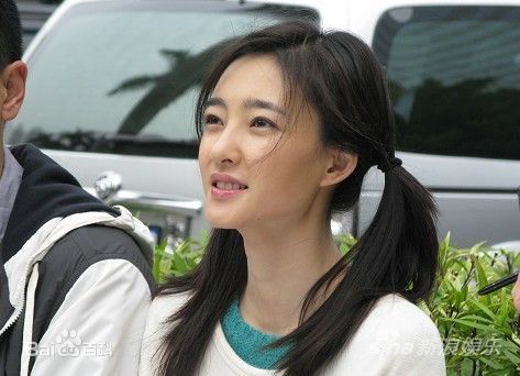 精选王丽坤(Claudia)在2012年《北京青年》饰演 任知了中的图册