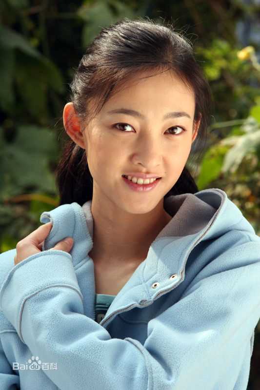 王丽坤(Claudia)在2005年《金耳环》饰演陆保珍中的