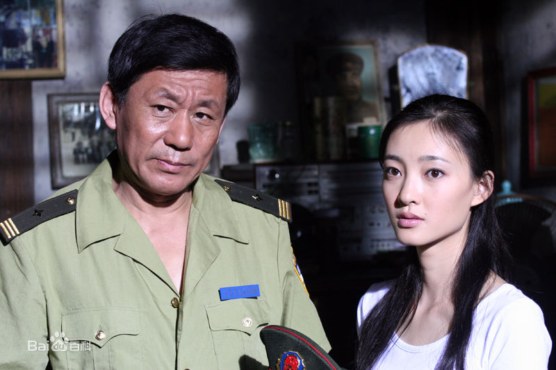 王丽坤(Claudia)在2005年《金耳环》饰演陆保珍中的