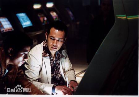 最新张兆辉(Eddie、Cheung Siu Fai)在《连环局》智叔中的壁纸