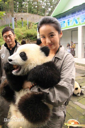 吕一(Coco)活动图集素颜照相册