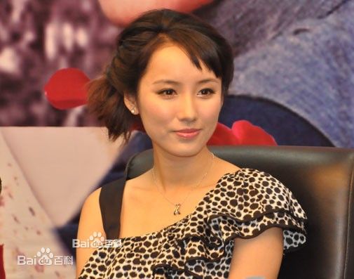 吕一(Coco)活动图集素颜照相册