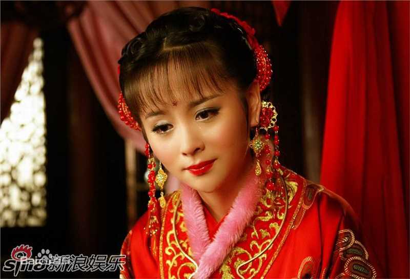 邓莎(Deng Sha)在《黛玉传》薛宝钗中的