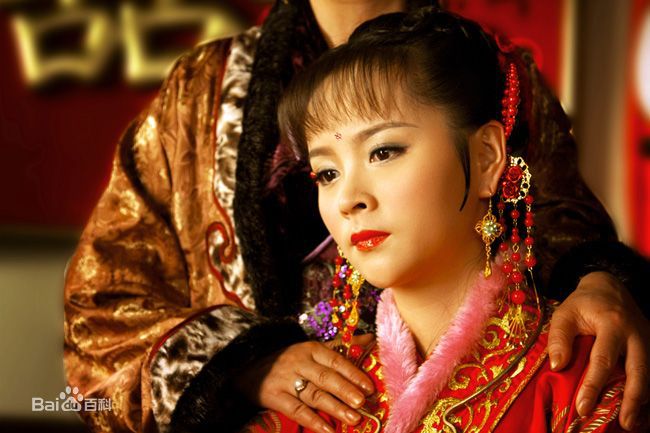 邓莎(Deng Sha)在《黛玉传》薛宝钗中的