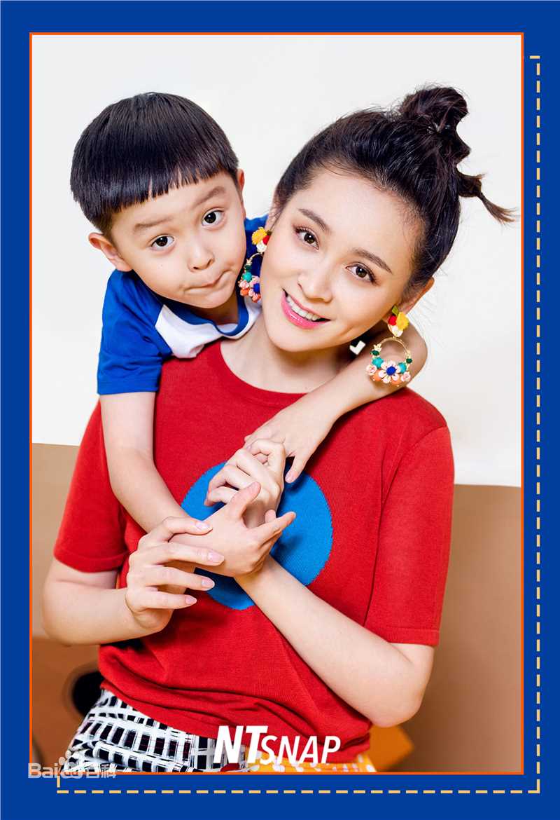 精选邓莎(Deng Sha)在《NTsnap》时尚大片中的图册