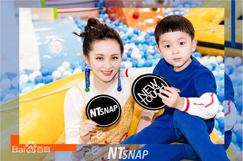 精选邓莎(Deng Sha)在《NTsnap》时尚大片中的图册