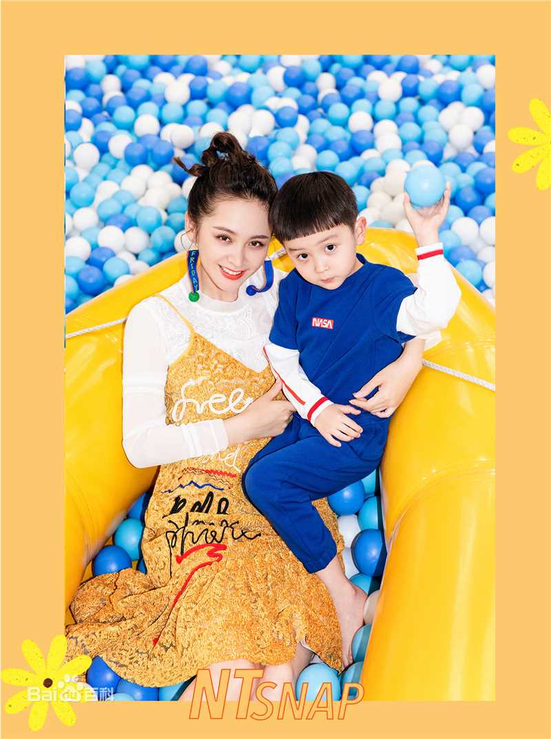 精选邓莎(Deng Sha)在《NTsnap》时尚大片中的图册