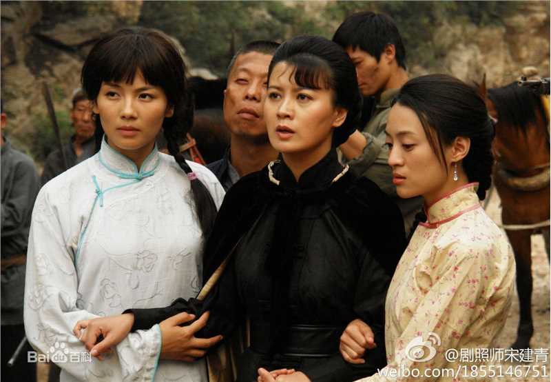 2011年《两个女匪王》剧照