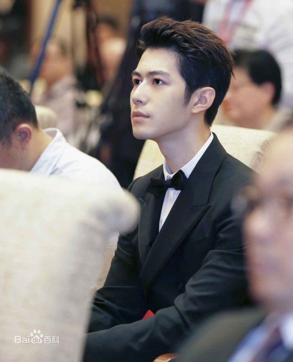 陈学冬(Cheney Chen)担任大使前后照片