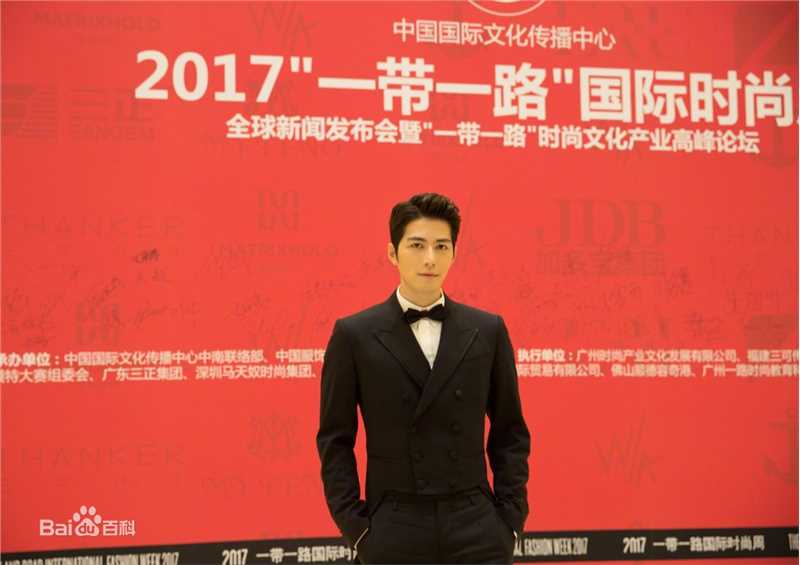 陈学冬(Cheney Chen)担任大使前后照片