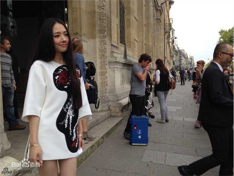 郭碧婷(Bea Hayden)参与社会活动性感图片图集