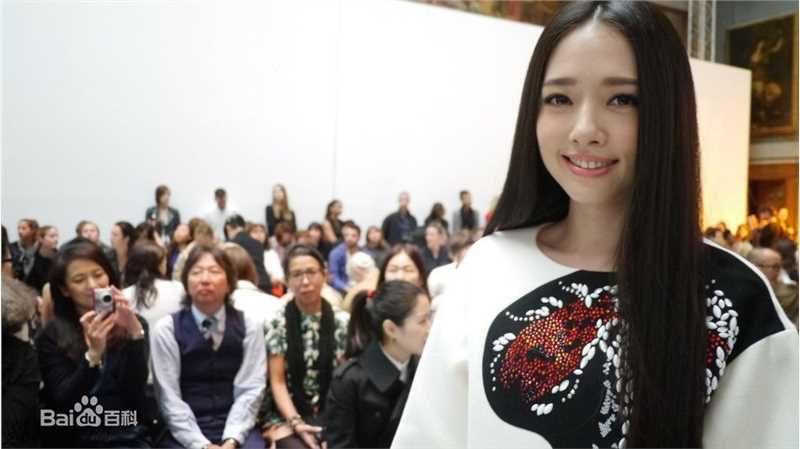 郭碧婷(Bea Hayden)参与社会活动性感图片图集