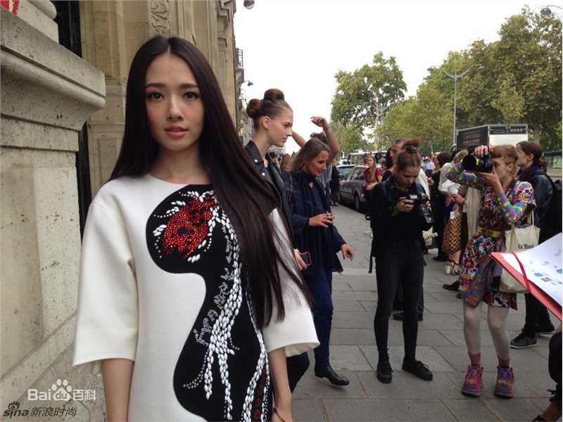 郭碧婷(Bea Hayden)参与社会活动性感图片图集