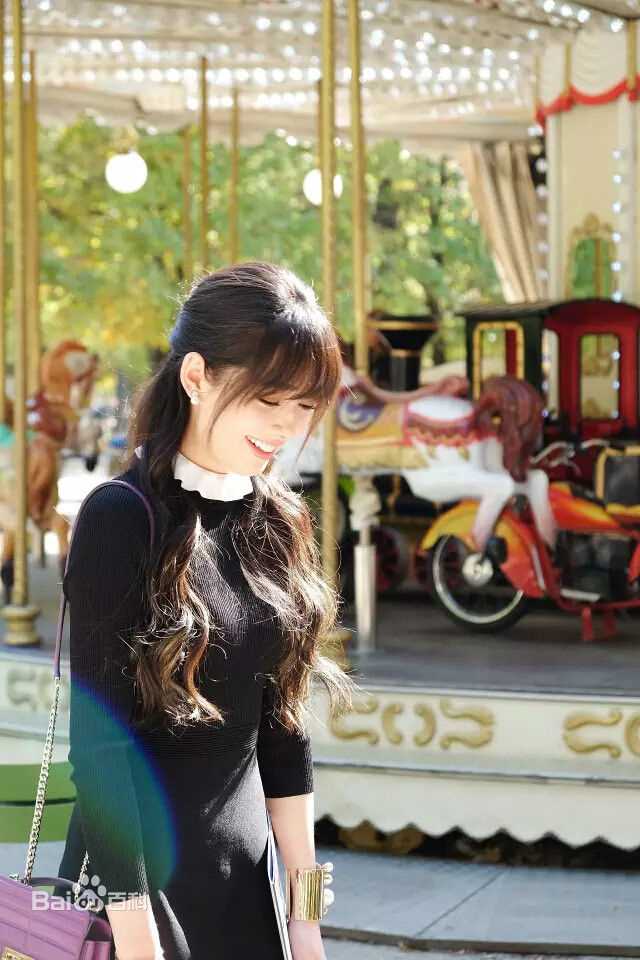 郭碧婷(Bea Hayden)参与社会活动性感图片图集