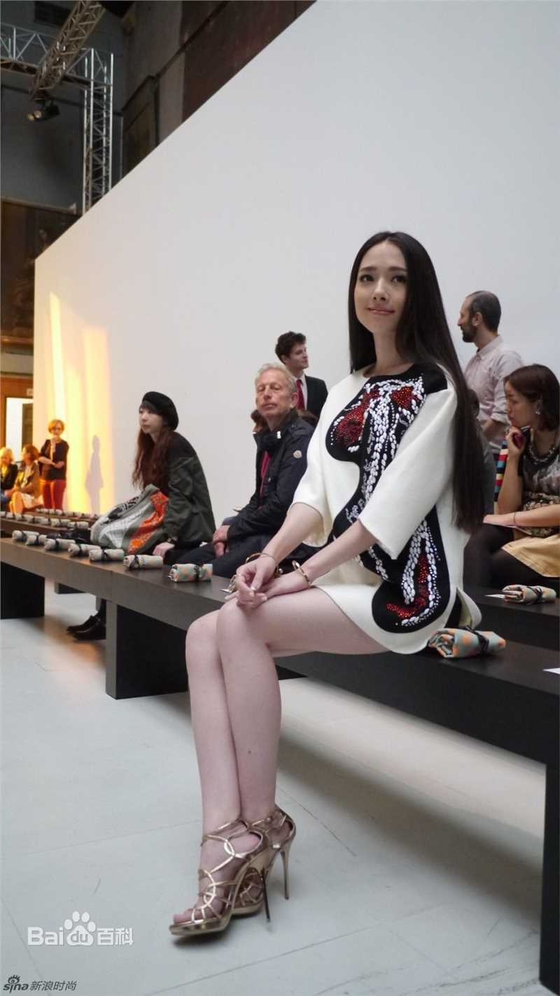 郭碧婷(Bea Hayden)参与社会活动性感图片图集