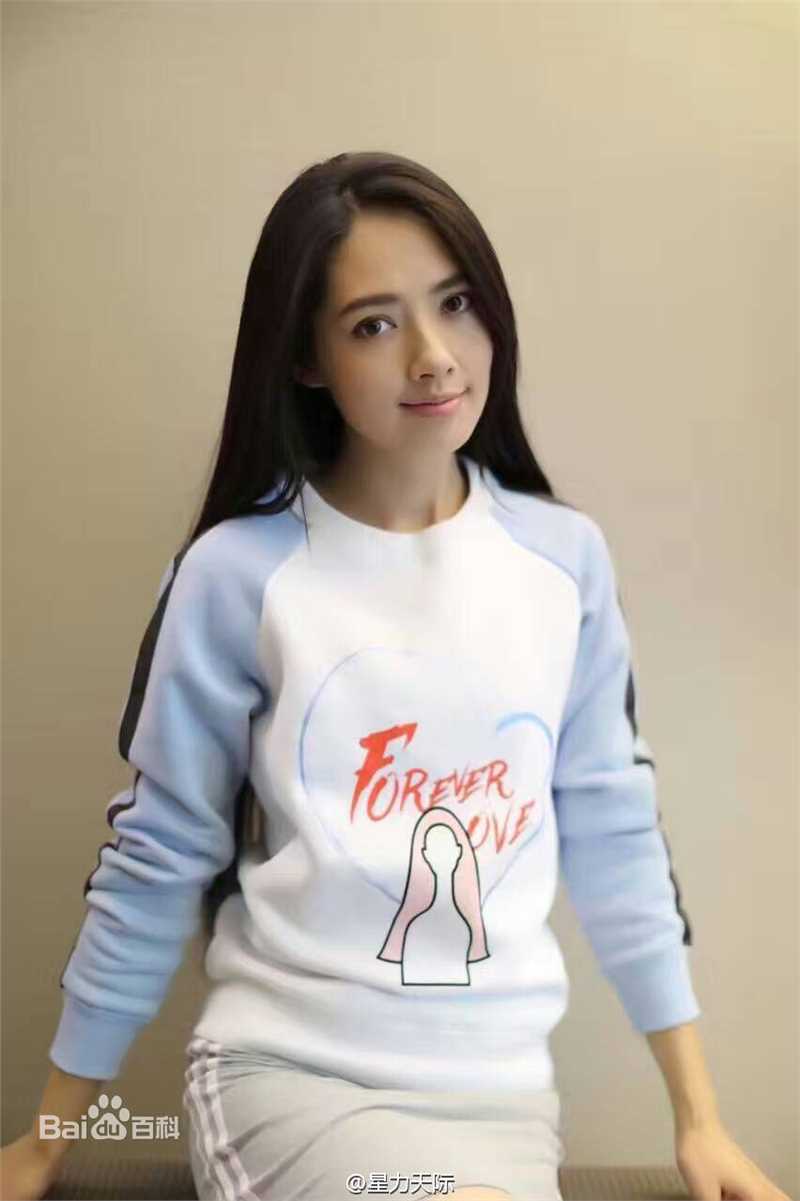 郭碧婷(Bea Hayden)参与社会活动性感图片图集