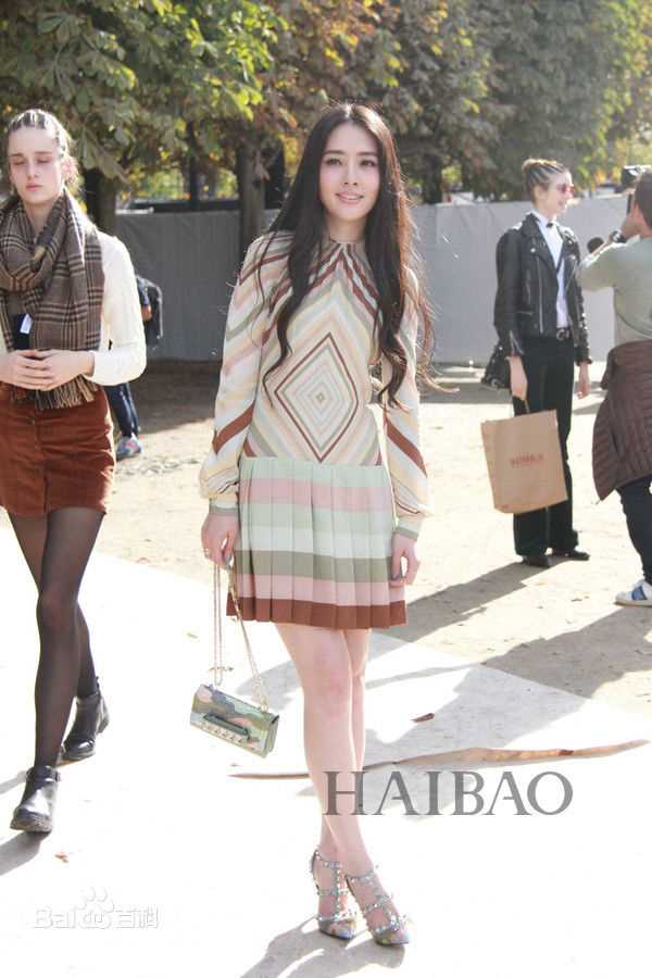 郭碧婷(Bea Hayden)参与社会活动性感图片图集