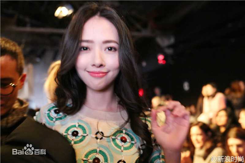 郭碧婷(Bea Hayden)参与社会活动性感图片图集