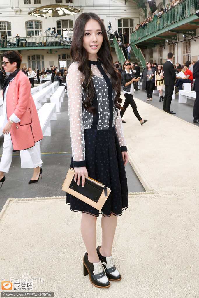 郭碧婷(Bea Hayden)参与社会活动性感图片图集