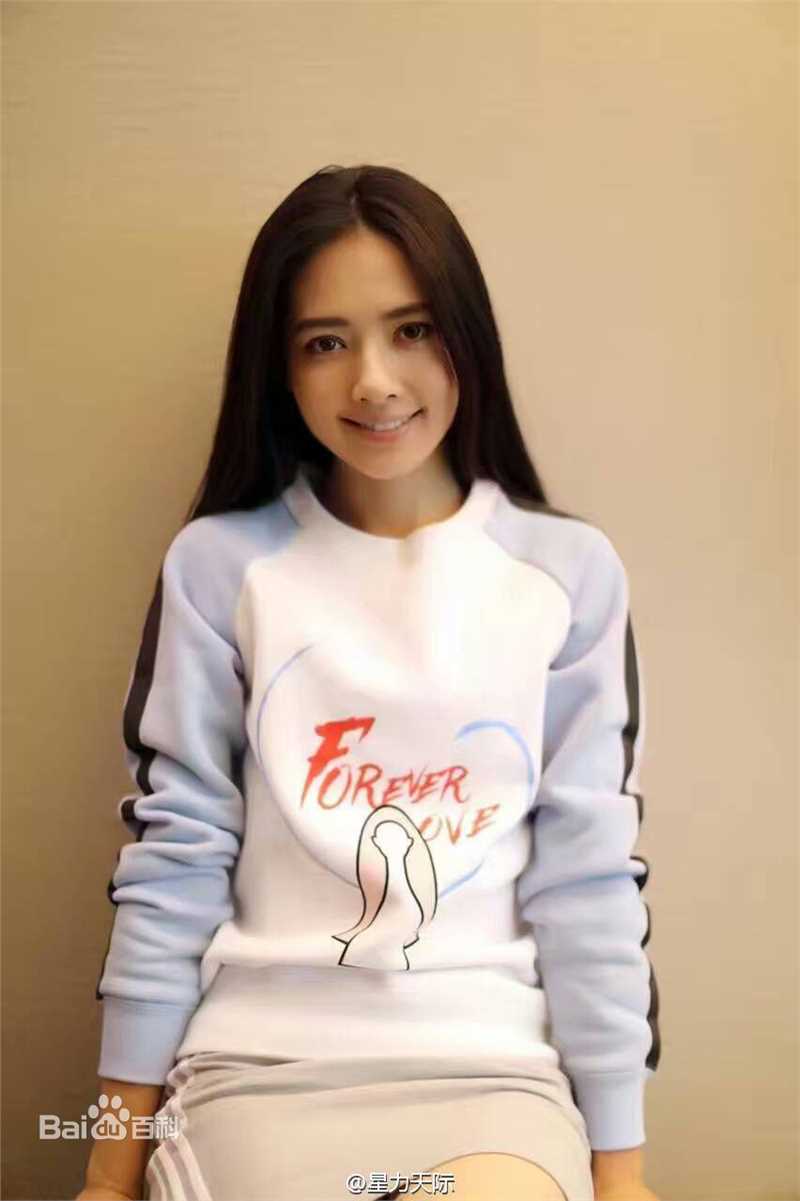 郭碧婷(Bea Hayden)参与社会活动性感图片图集