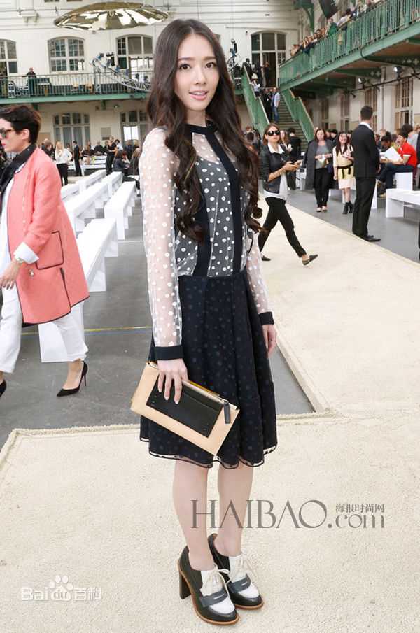 郭碧婷(Bea Hayden)巴黎时装周素颜照壁纸