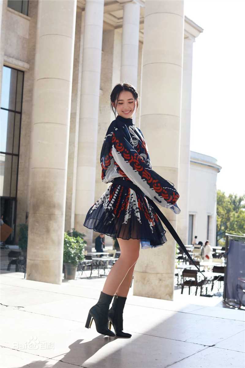 郭碧婷(Bea Hayden)巴黎时装周素颜照壁纸