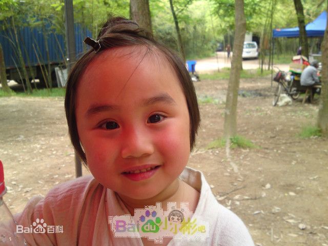 温玄烨(Benny)饰演《大笑江湖》童年小鞋匠精彩剧照