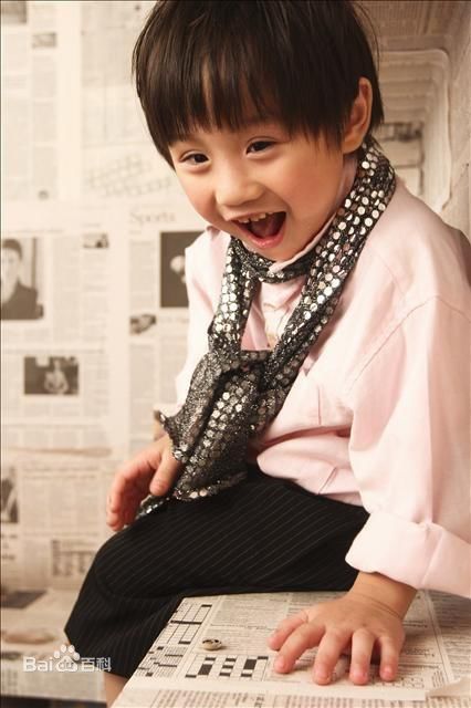 温玄烨(Benny)小小彬图片图集