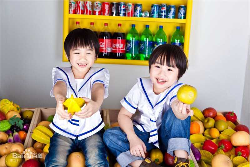 温玄烨(Benny)小小彬图片图集