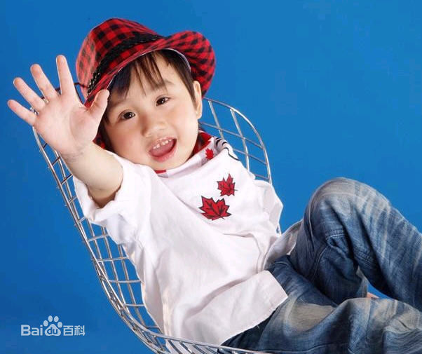 温玄烨(Benny)小小彬前后照片