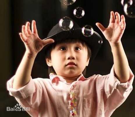 温玄烨(Benny)小小彬前后照片