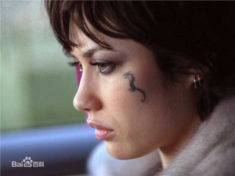 欧嘉·柯瑞兰寇(Olga Kurylenko) 影片最优质剧照