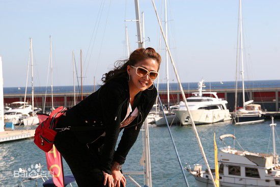 安雅(Anya)2008年《西班牙之恋》最优质剧照