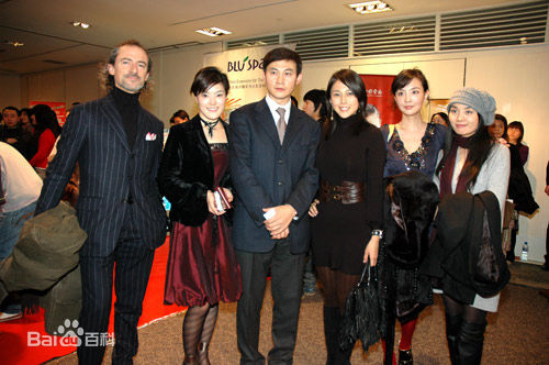 安雅(Anya)2007亚力山大炫酷慈善圣诞Party素颜照相册