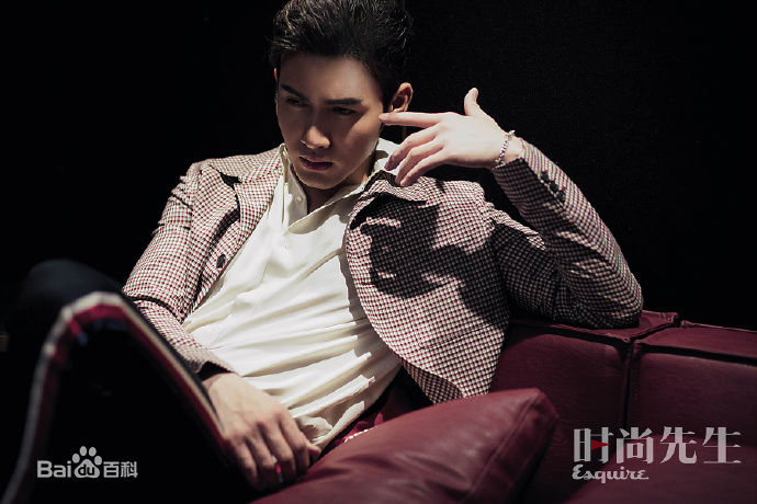 最优质张彬彬(Vin)在《时尚先生》五月刊中的相册