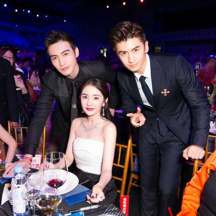 张彬彬(Vin)20170909芭莎慈善夜性感图片壁纸