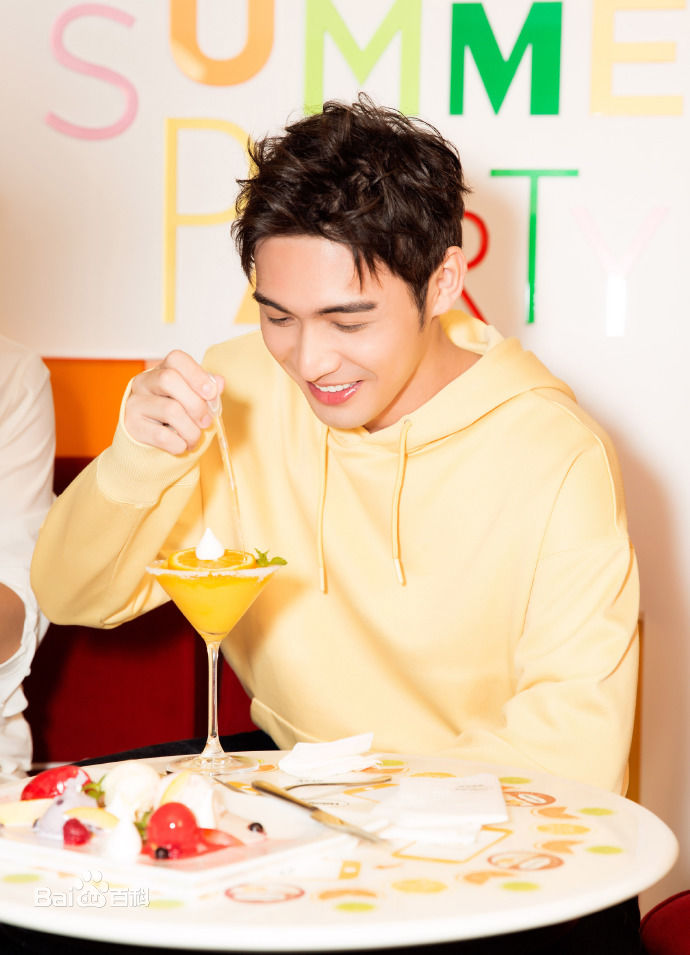 张彬彬(Vin)出席活动性感图片图集