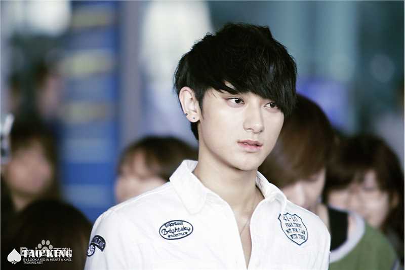 黄子韬(Z.TAO、 、タオ)的机场fashion图册