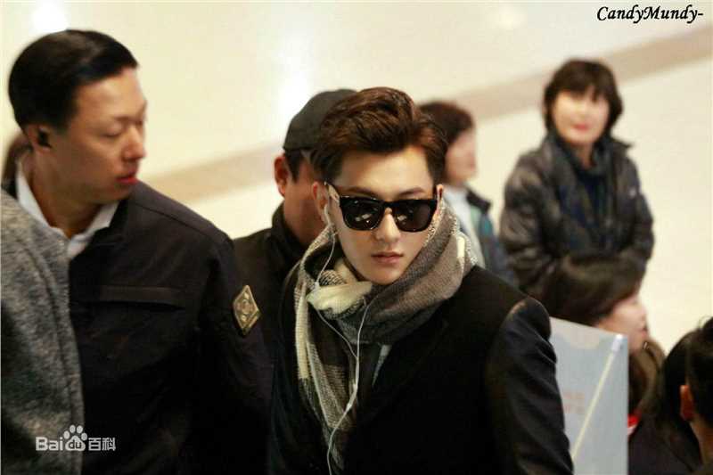 黄子韬(Z.TAO、 、タオ)的机场fashion图册