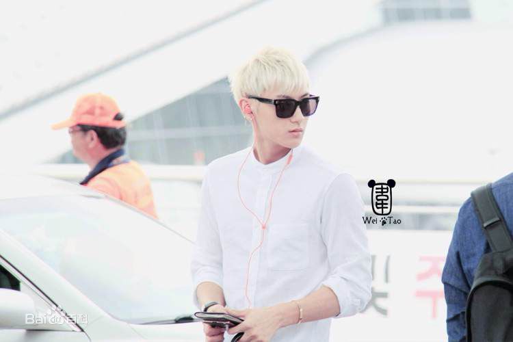黄子韬(Z.TAO、 、タオ)的机场fashion图册