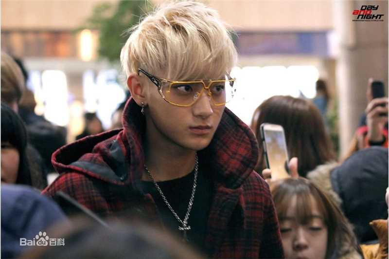 黄子韬(Z.TAO、 、タオ)的机场fashion图册