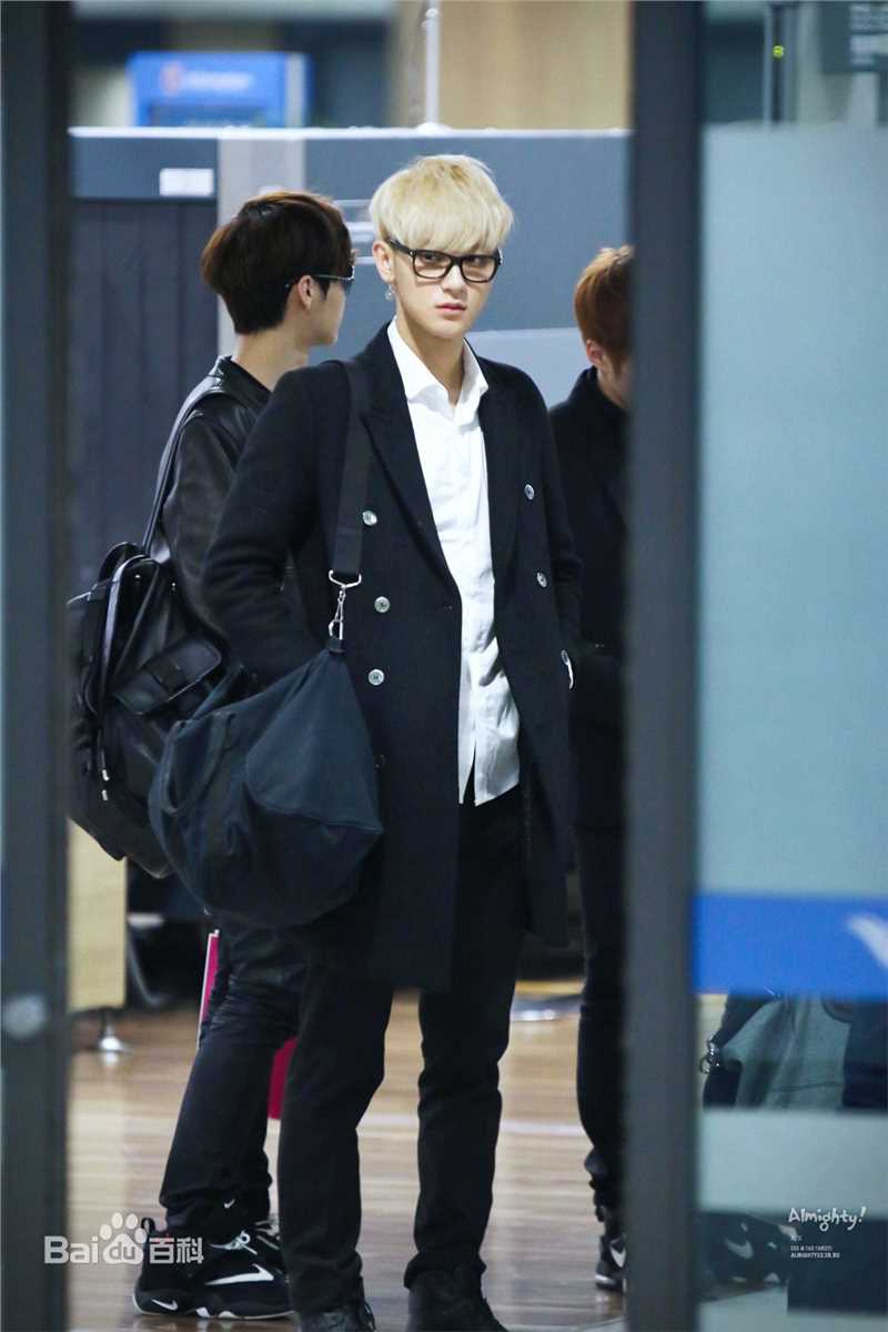 黄子韬(Z.TAO、 、タオ)的机场fashion图册