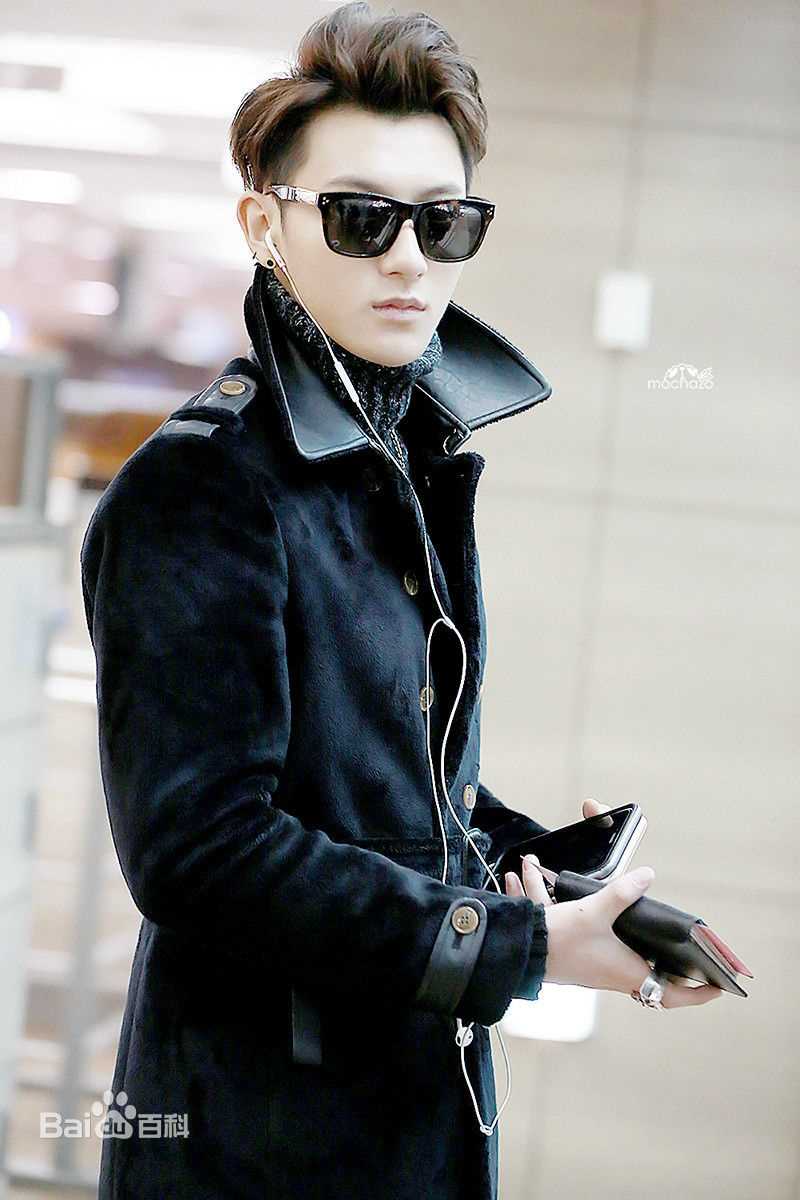 黄子韬(Z.TAO、 、タオ)的机场fashion图册