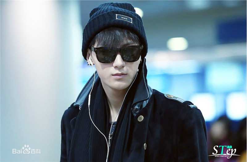 黄子韬(Z.TAO、 、タオ)的机场fashion图册