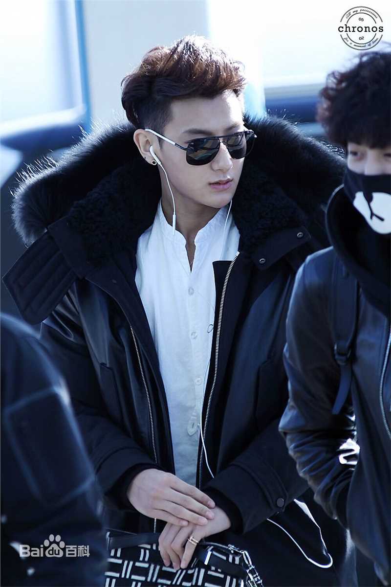 黄子韬(Z.TAO、 、タオ)的机场fashion图册