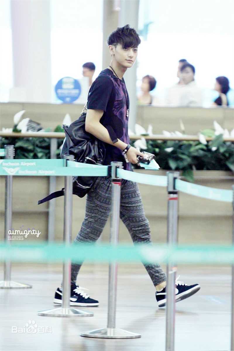 黄子韬(Z.TAO、 、タオ)的机场fashion图册