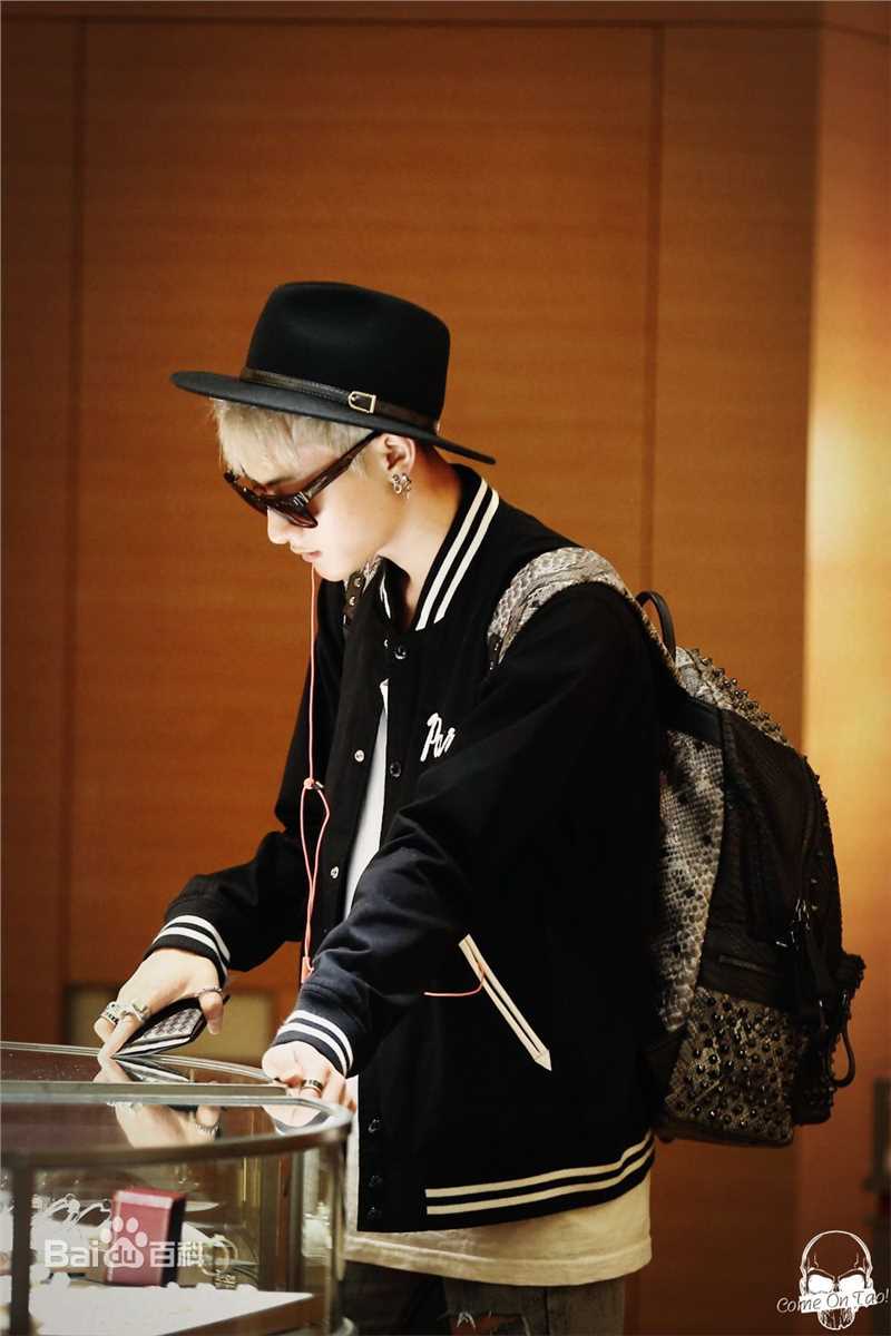 黄子韬(Z.TAO、 、タオ)的机场fashion图册